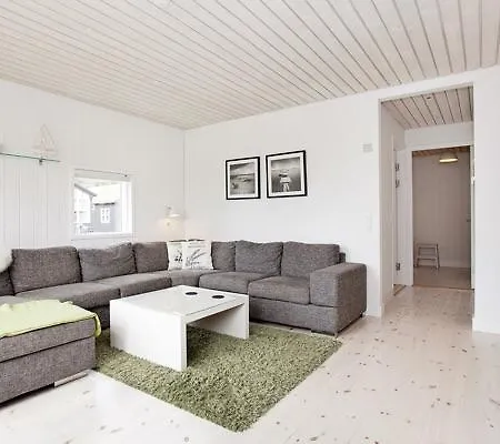 Marielyst Three-bedroom 06 *